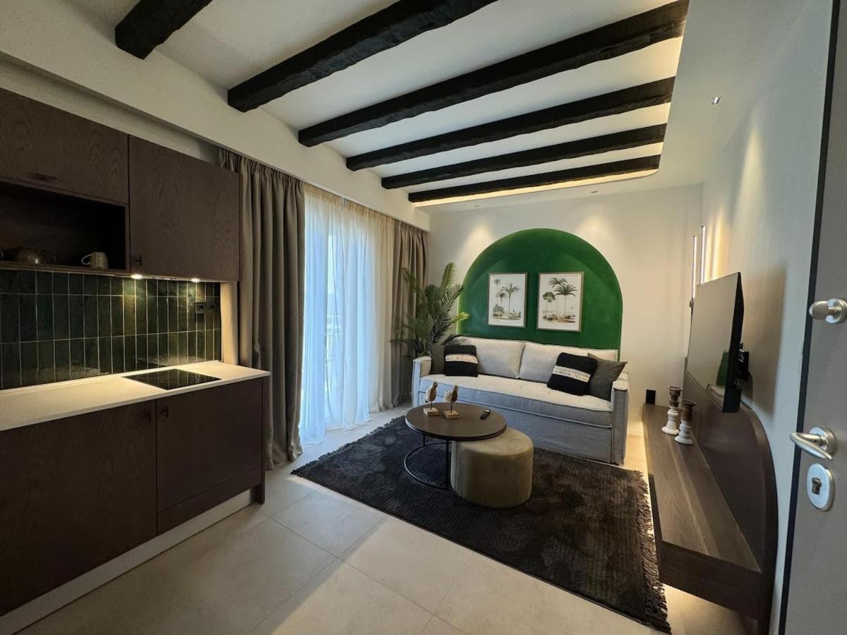 Urban Gem In The Heart Of Naoussa A Stylish Escape Διαμέρισμα Νάουσα Ημαθίας Εξωτερικό φωτογραφία